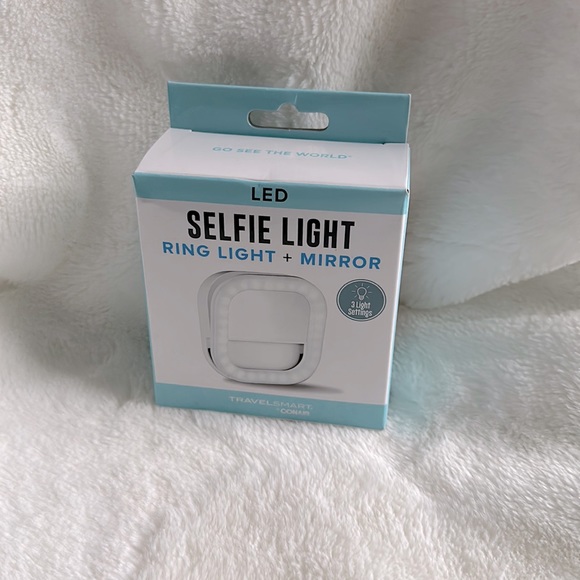 CONAIR - Travel Smart || Selfie Light - Ring Light + Mirror - Picture 5 of 12